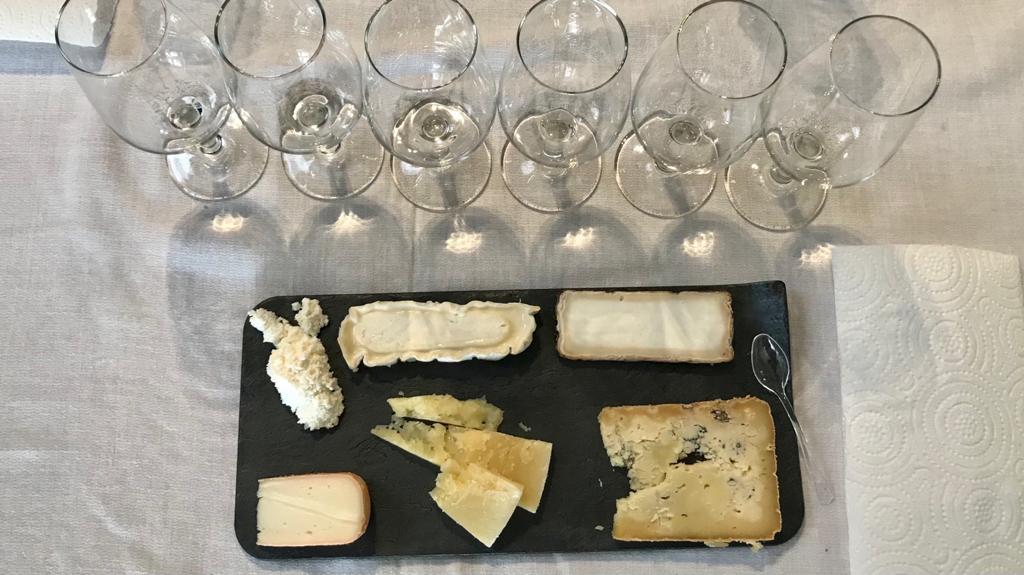 tast de formatges cata de vinos 20 WA0029