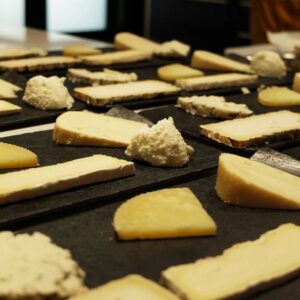 tast de formatgesi vins online, cata de quesos y vinos online